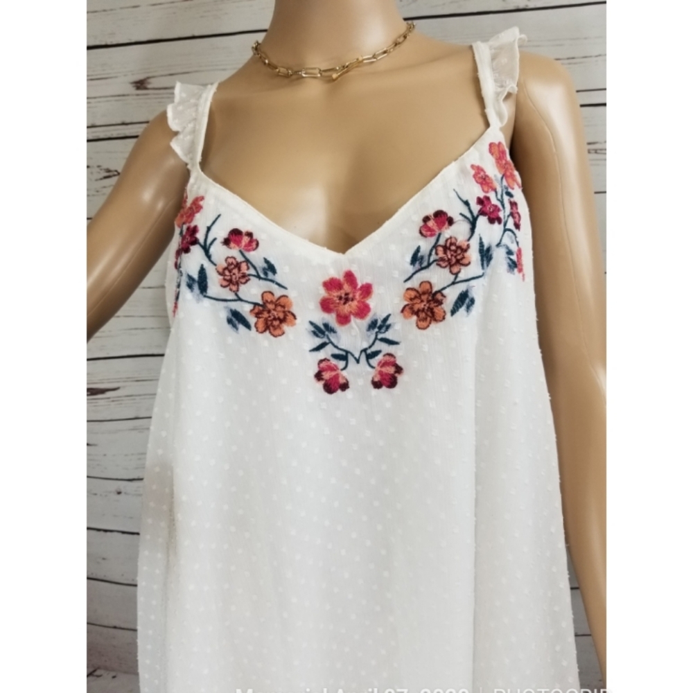 Torrid White top Size 3
